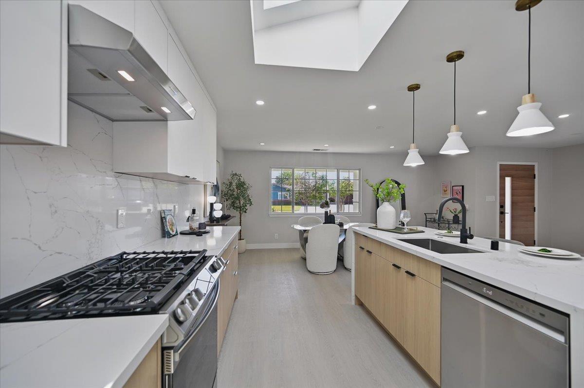 Detail Gallery Image 8 of 104 For 42948 Applewood St, Fremont,  CA 94538 - 3 Beds | 2 Baths
