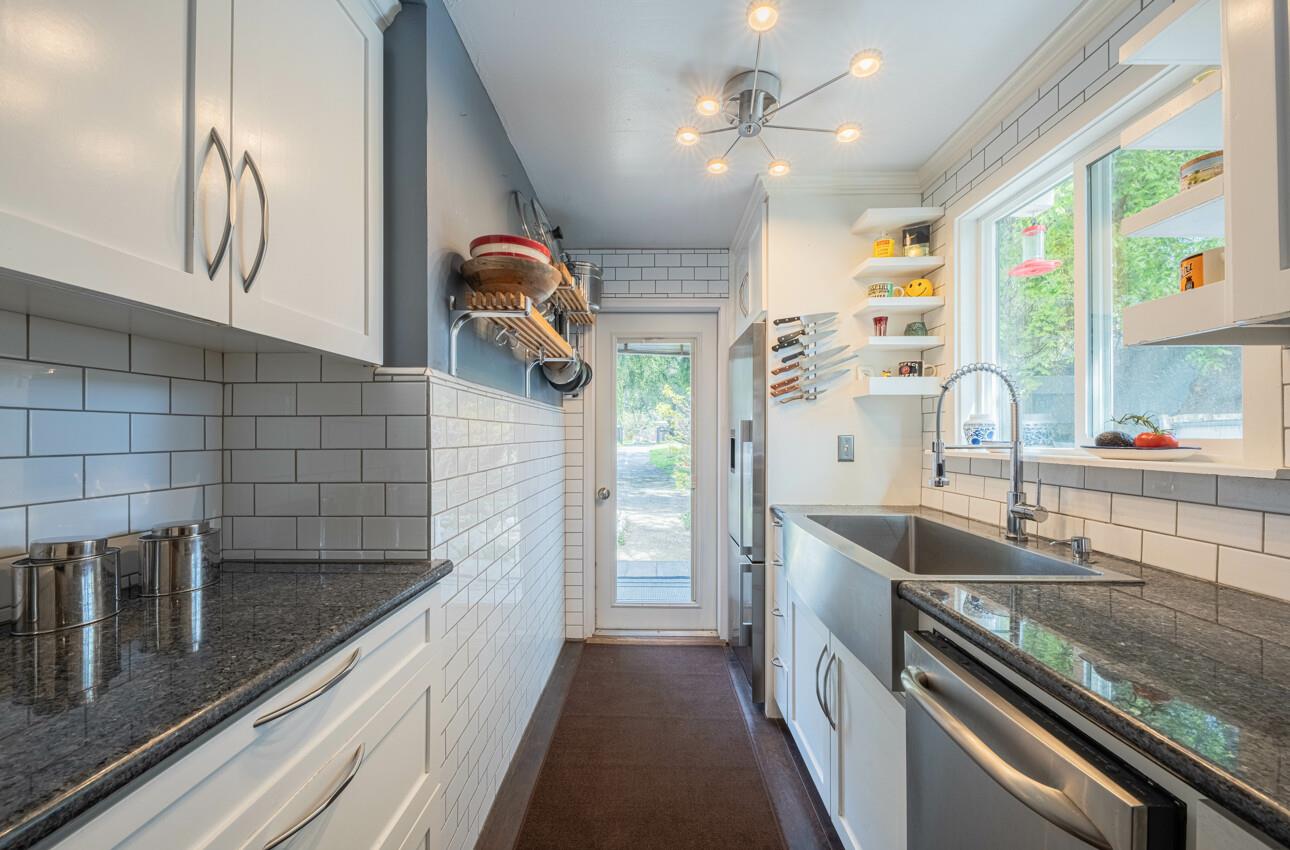 Detail Gallery Image 18 of 35 For 75 Paso Hondo a,  Carmel Valley,  CA 93924 - 2 Beds | 2 Baths