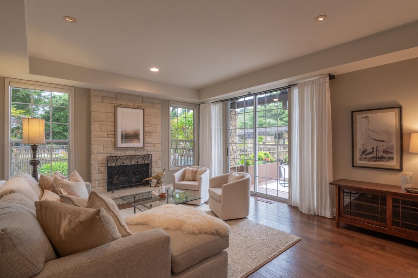 Detail Gallery Image 6 of 32 For 9904 Club Place, Carmel,  CA 93923 - 2 Beds | 3 Baths