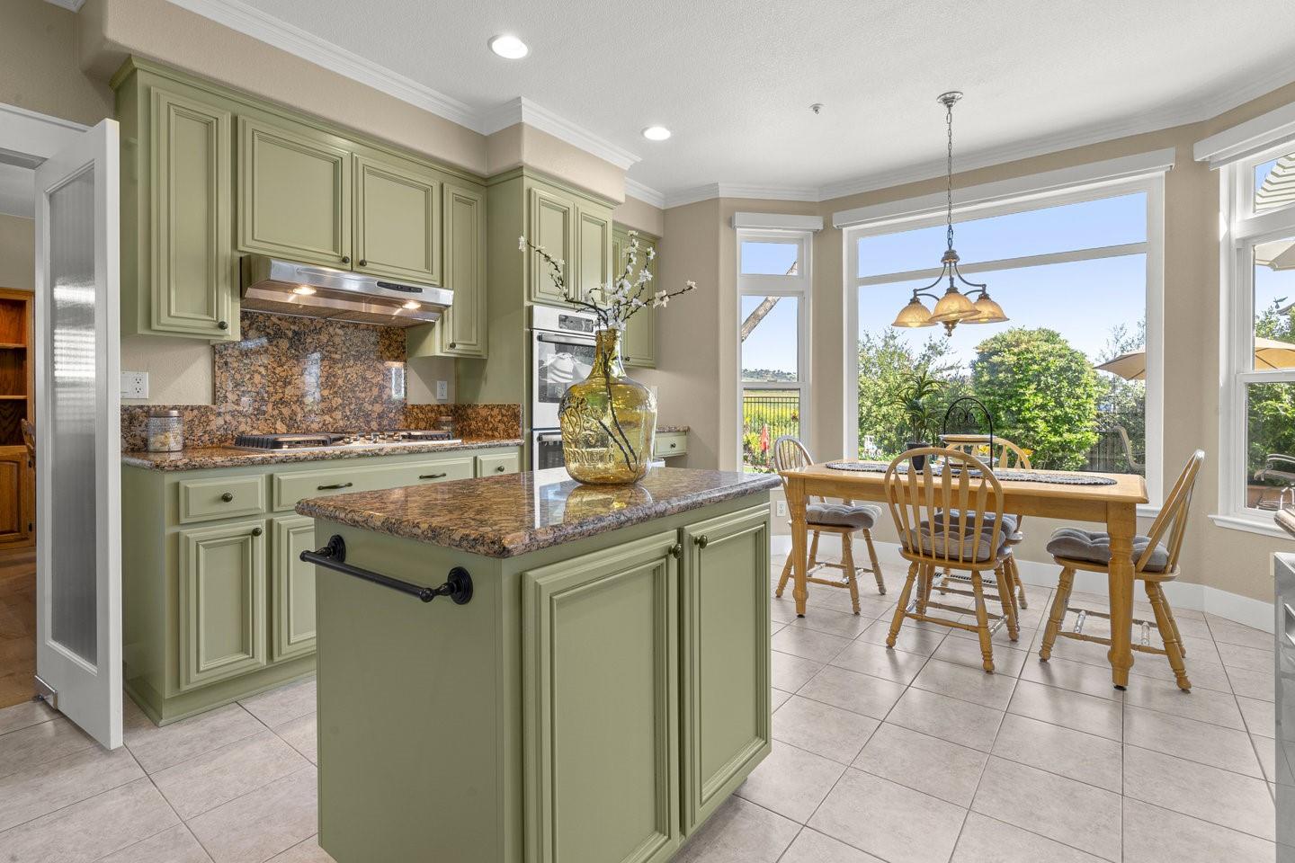 Detail Gallery Image 17 of 71 For 2705 Mira Bella Cir, Morgan Hill,  CA 95037 - 4 Beds | 3 Baths