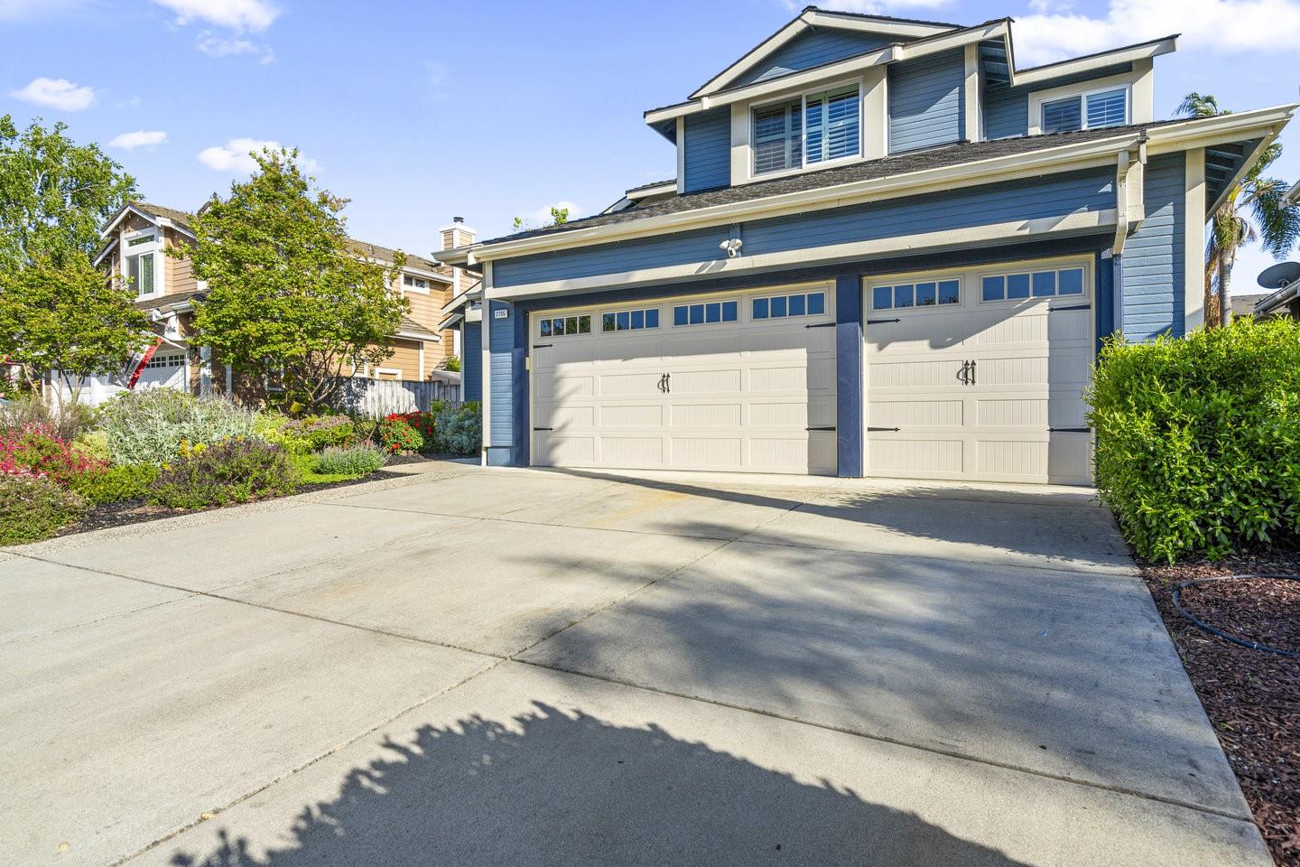 Detail Gallery Image 2 of 71 For 2705 Mira Bella Cir, Morgan Hill,  CA 95037 - 4 Beds | 3 Baths