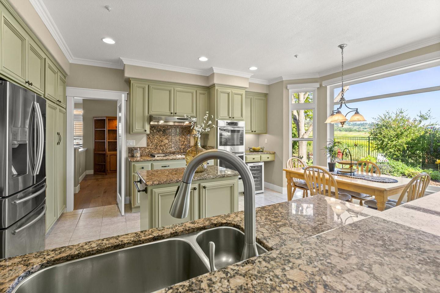 Detail Gallery Image 21 of 71 For 2705 Mira Bella Cir, Morgan Hill,  CA 95037 - 4 Beds | 3 Baths