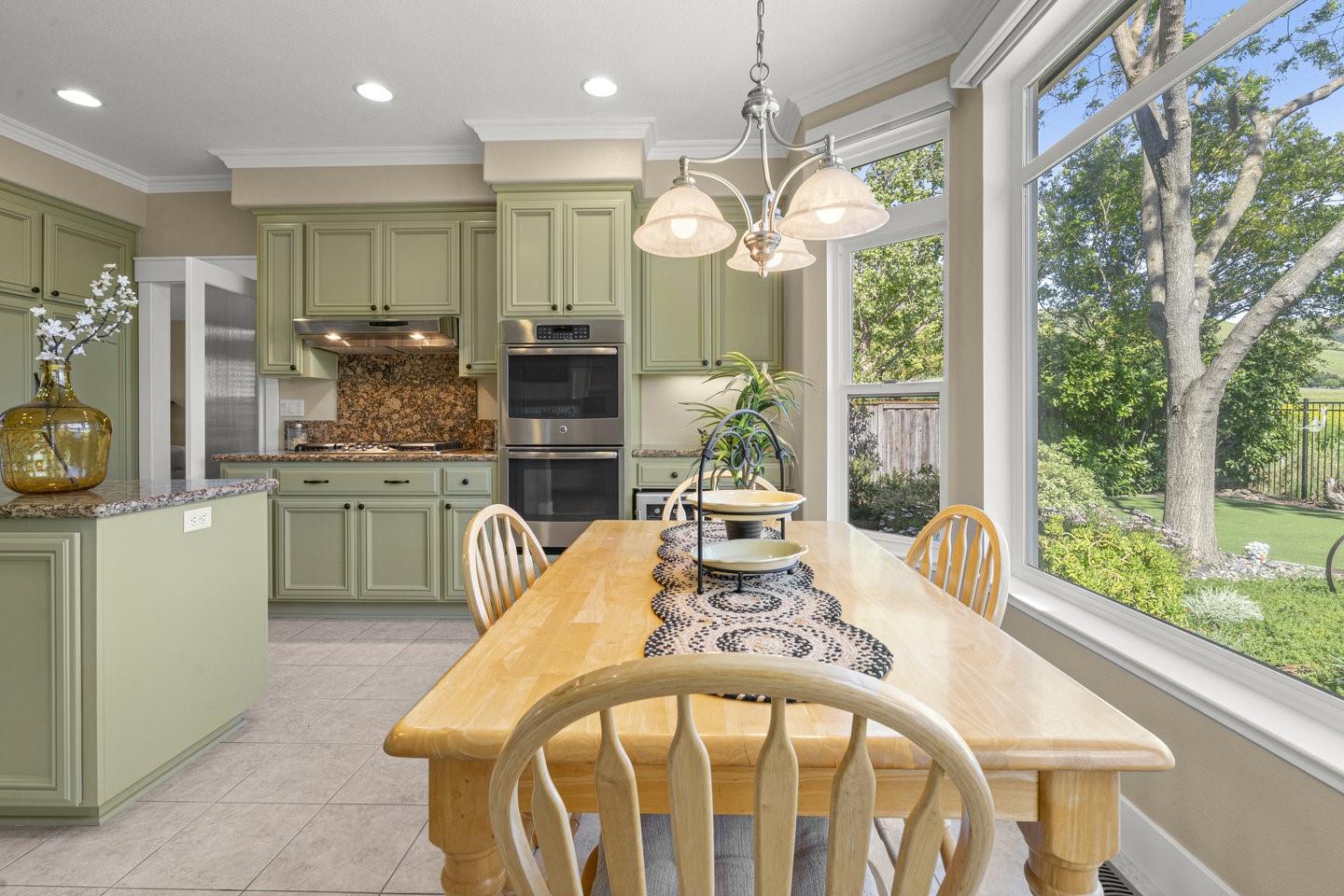 Detail Gallery Image 25 of 71 For 2705 Mira Bella Cir, Morgan Hill,  CA 95037 - 4 Beds | 3 Baths