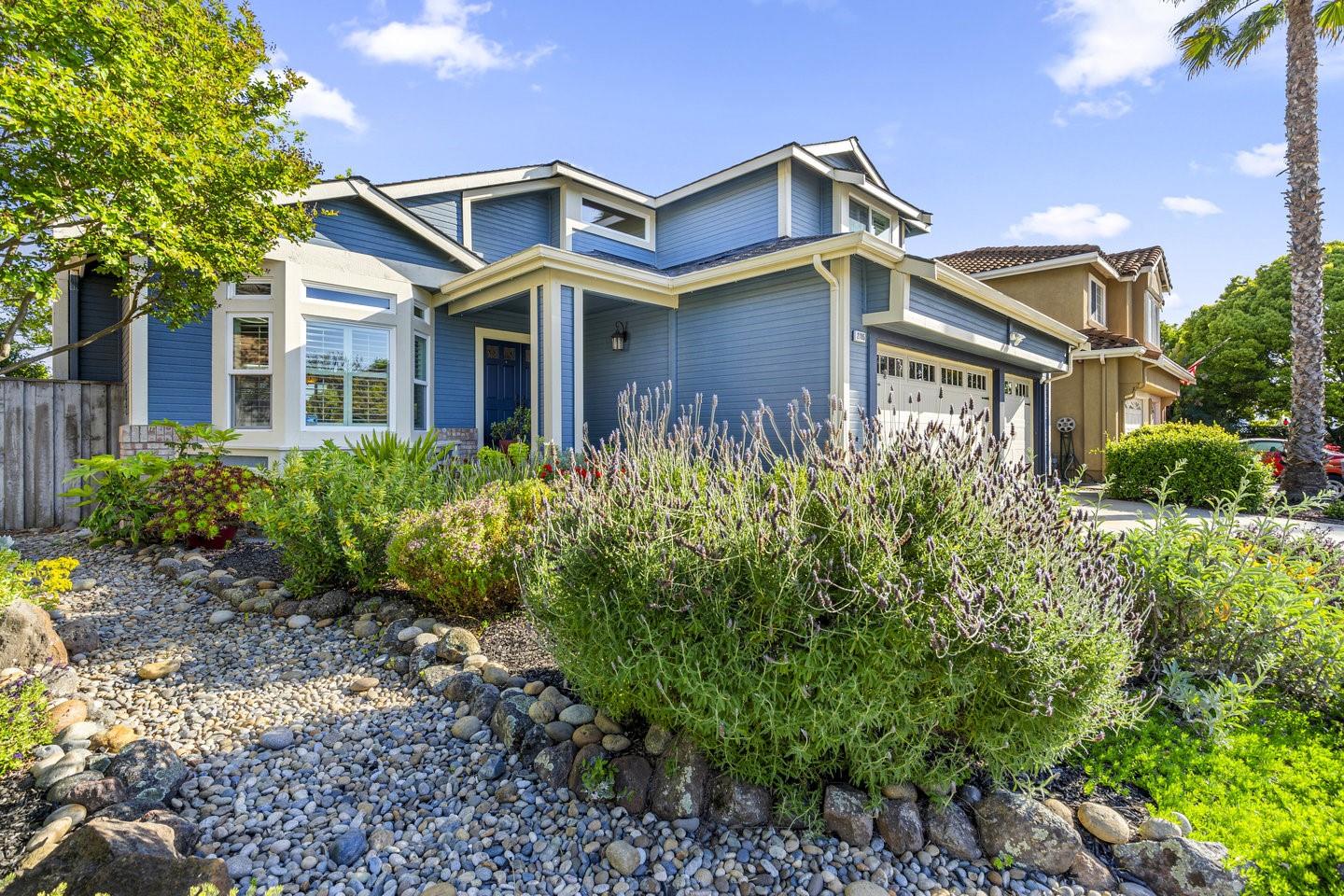 Detail Gallery Image 3 of 71 For 2705 Mira Bella Cir, Morgan Hill,  CA 95037 - 4 Beds | 3 Baths