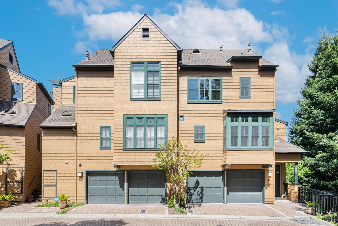 Detail Gallery Image 1 of 48 For 32 Loma Vista Ln, Belmont,  CA 94002 - 3 Beds | 2/1 Baths