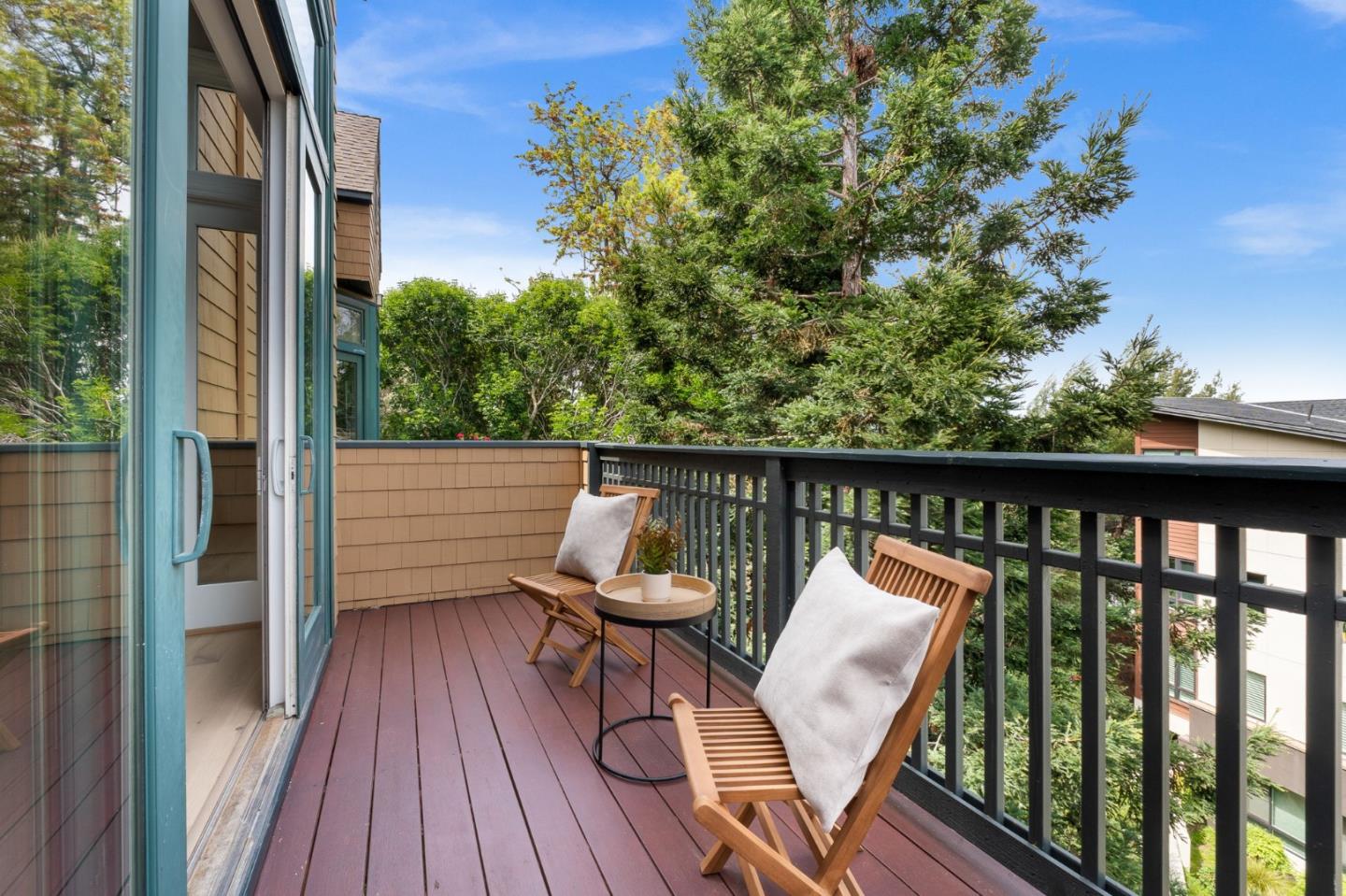 Detail Gallery Image 15 of 48 For 32 Loma Vista Ln, Belmont,  CA 94002 - 3 Beds | 2/1 Baths