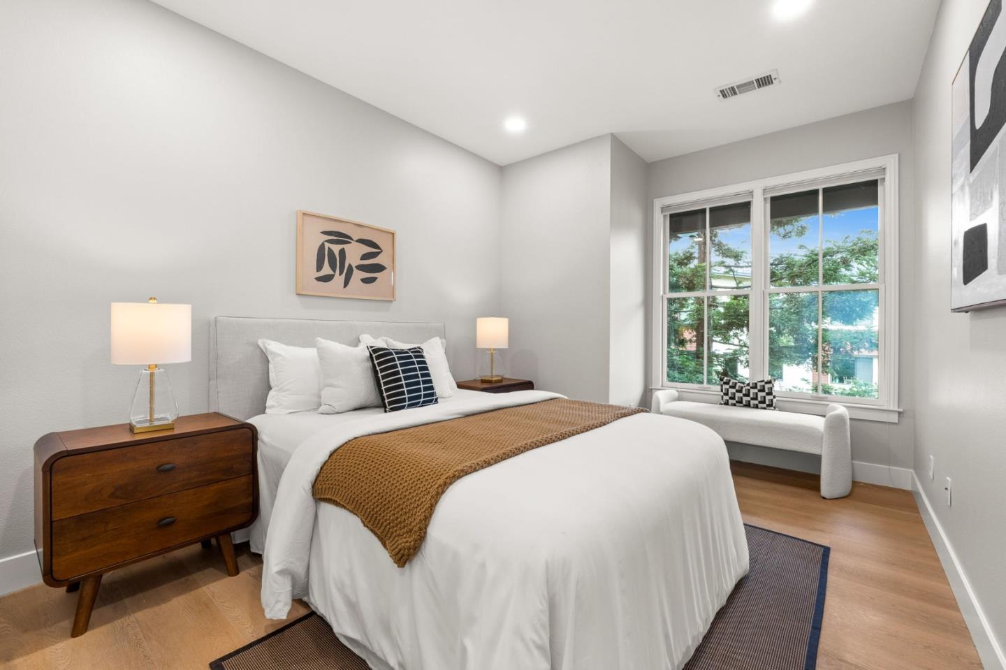 Detail Gallery Image 27 of 48 For 32 Loma Vista Ln, Belmont,  CA 94002 - 3 Beds | 2/1 Baths