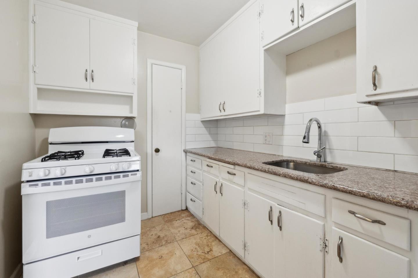 Detail Gallery Image 18 of 35 For 15 Kent Pl, Menlo Park,  CA 94025 - – Beds | – Baths