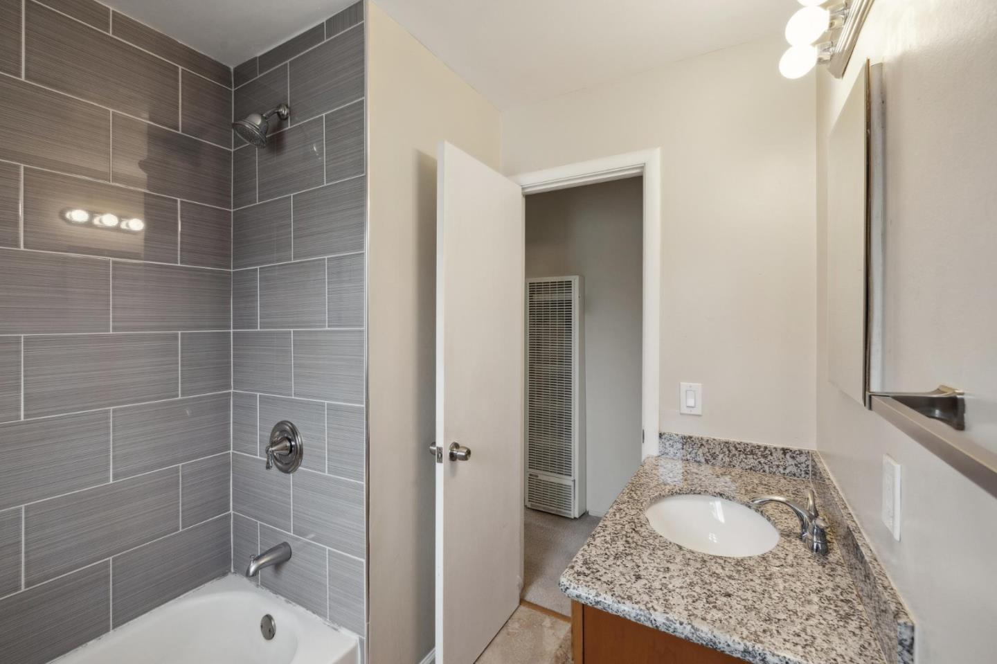Detail Gallery Image 21 of 35 For 15 Kent Pl, Menlo Park,  CA 94025 - – Beds | – Baths