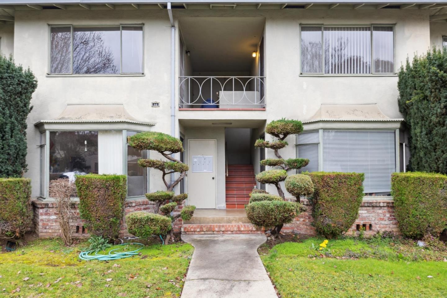 Detail Gallery Image 4 of 35 For 15 Kent Pl, Menlo Park,  CA 94025 - – Beds | – Baths