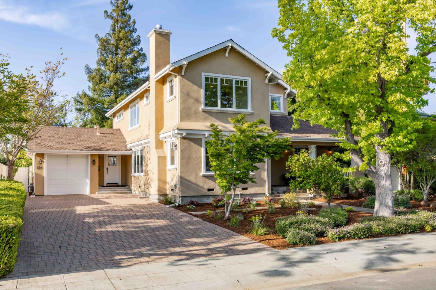 Detail Gallery Image 1 of 29 For 204 Walter Hays Dr, Palo Alto,  CA 94303 - 4 Beds | 3 Baths