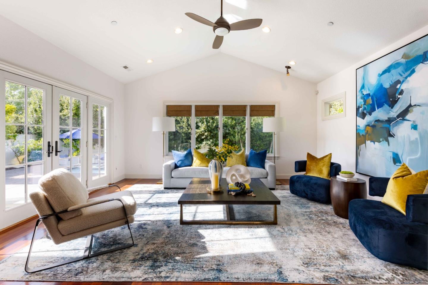 Detail Gallery Image 10 of 29 For 204 Walter Hays Dr, Palo Alto,  CA 94303 - 4 Beds | 3 Baths