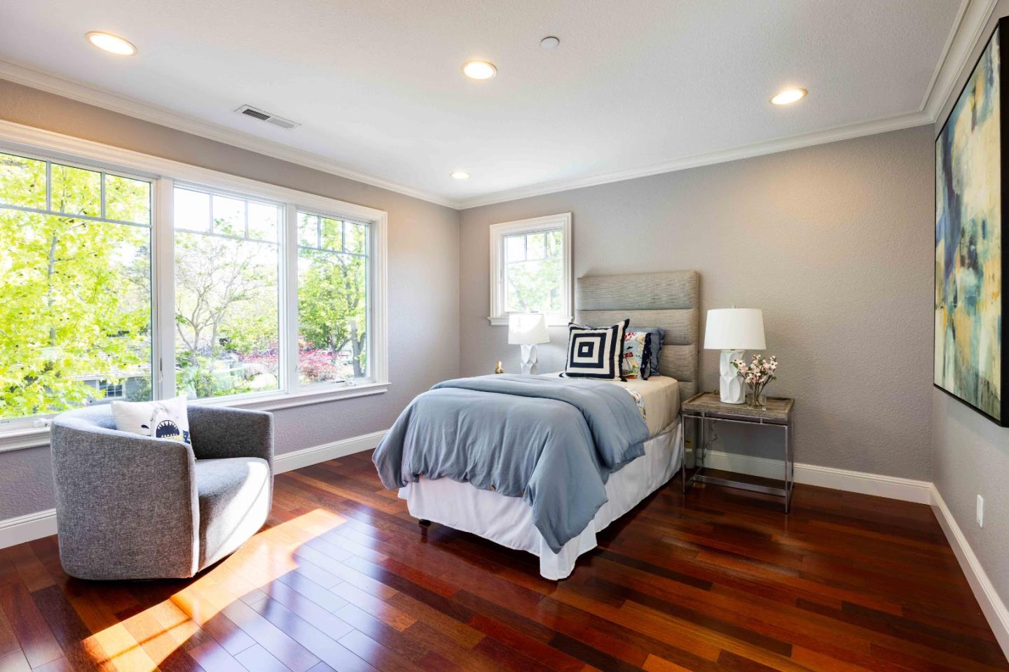 Detail Gallery Image 16 of 29 For 204 Walter Hays Dr, Palo Alto,  CA 94303 - 4 Beds | 3 Baths