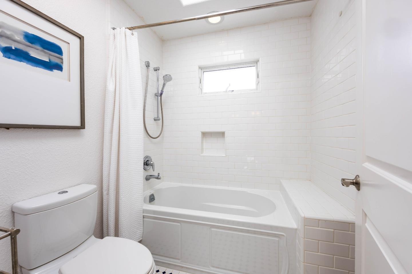 Detail Gallery Image 19 of 29 For 204 Walter Hays Dr, Palo Alto,  CA 94303 - 4 Beds | 3 Baths