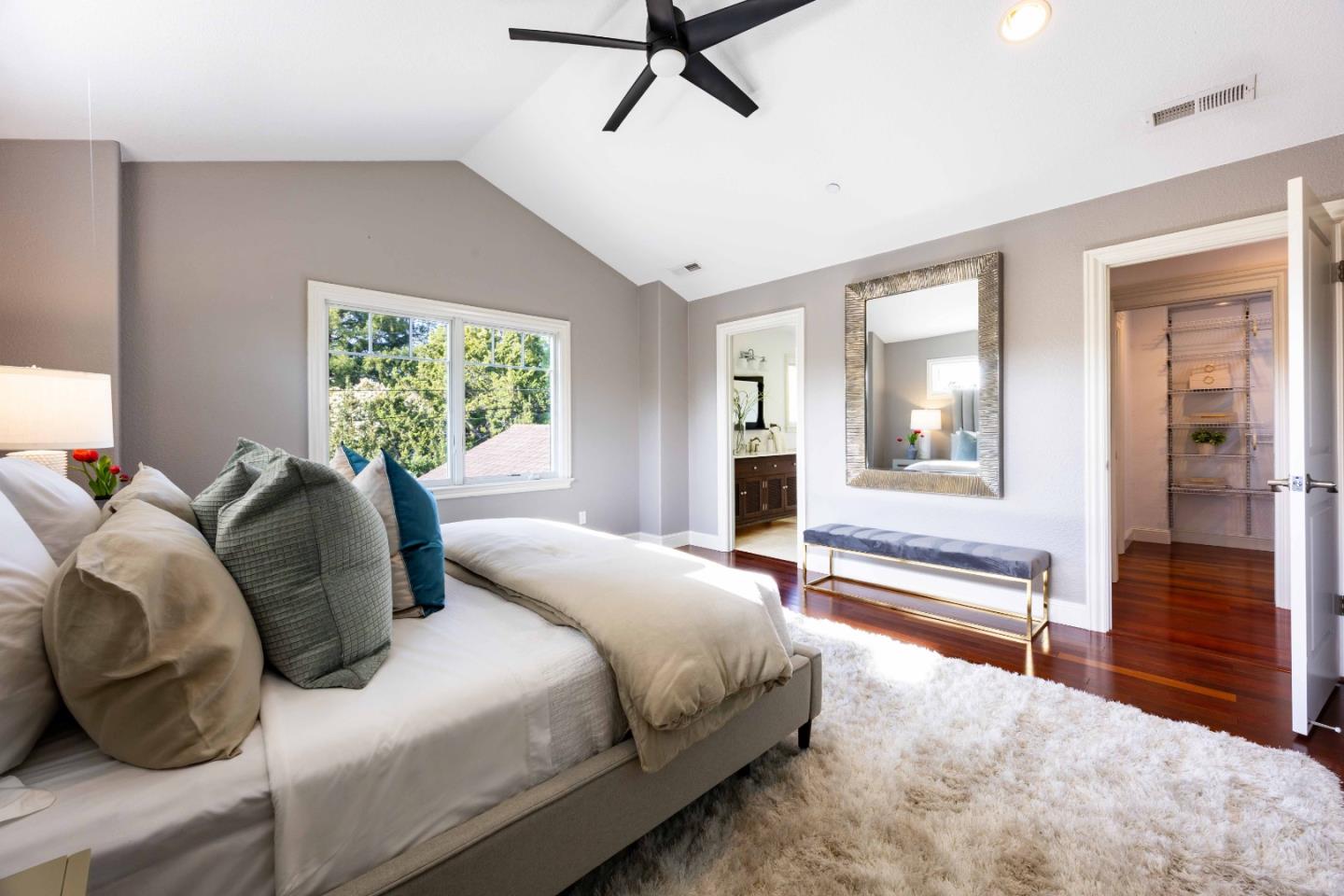 Detail Gallery Image 21 of 29 For 204 Walter Hays Dr, Palo Alto,  CA 94303 - 4 Beds | 3 Baths