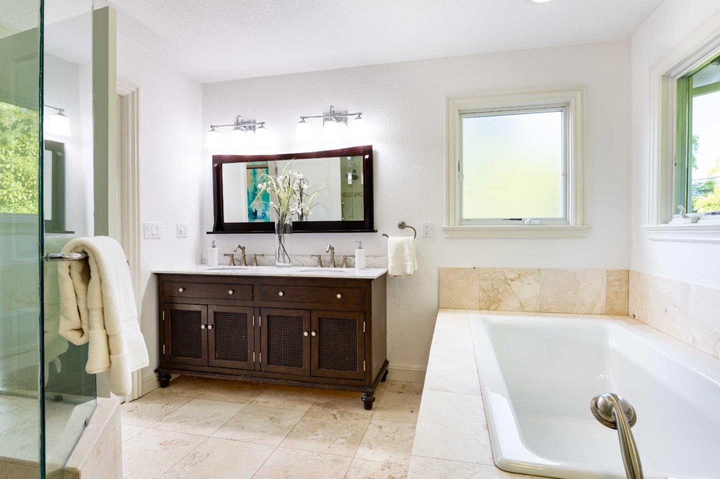 Detail Gallery Image 22 of 29 For 204 Walter Hays Dr, Palo Alto,  CA 94303 - 4 Beds | 3 Baths