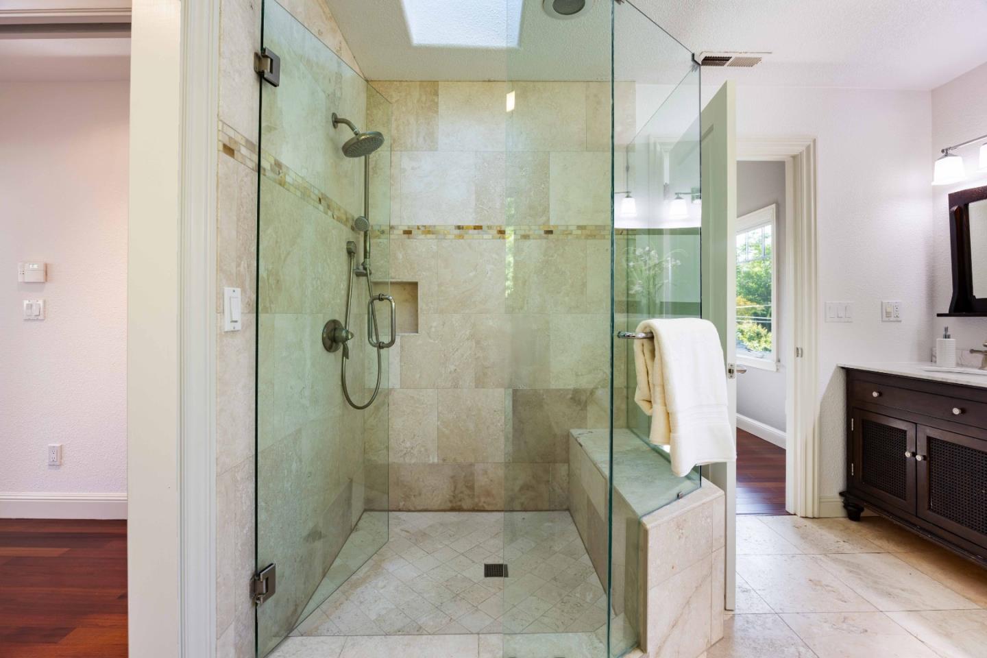 Detail Gallery Image 23 of 29 For 204 Walter Hays Dr, Palo Alto,  CA 94303 - 4 Beds | 3 Baths