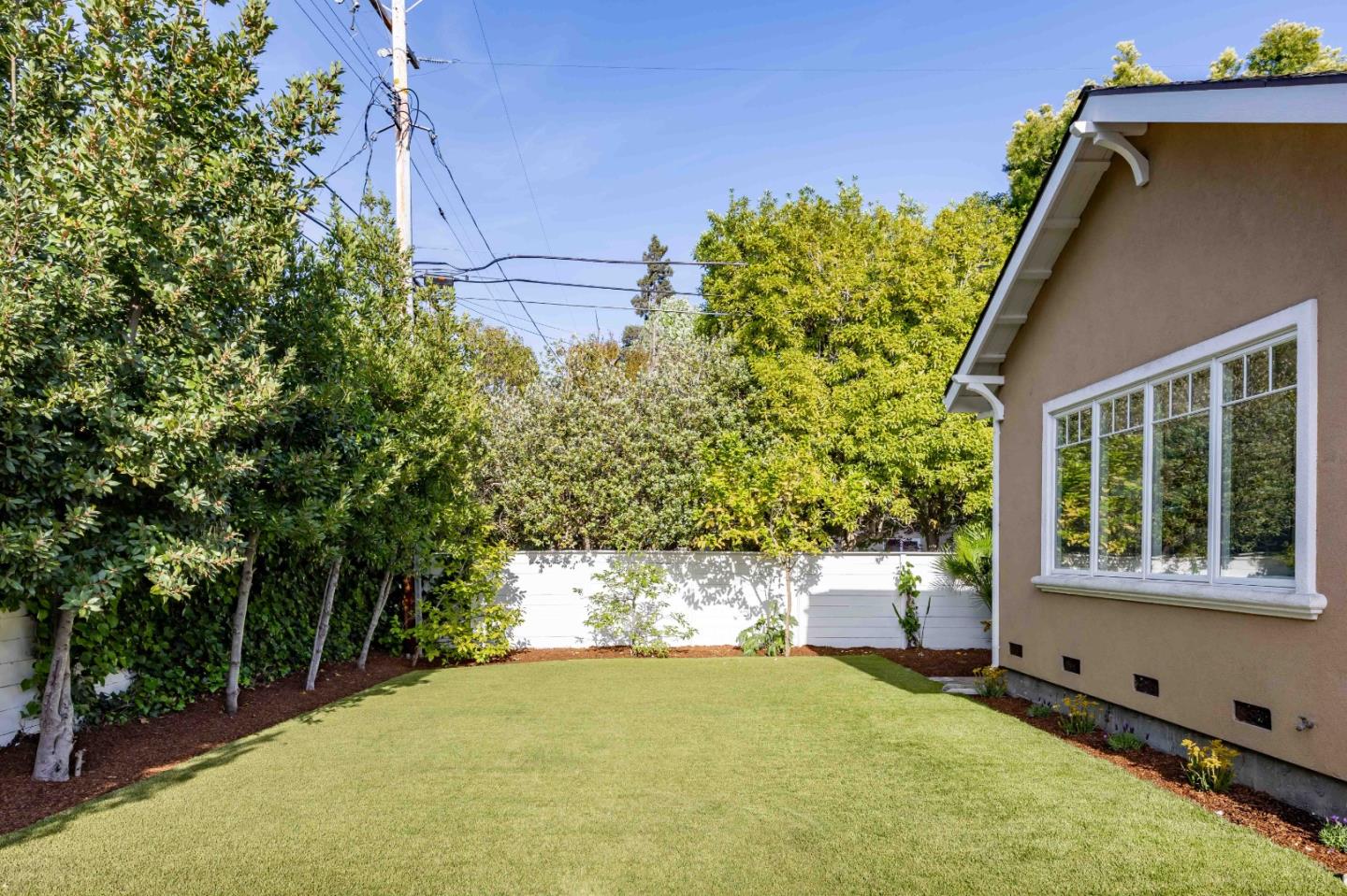 Detail Gallery Image 29 of 29 For 204 Walter Hays Dr, Palo Alto,  CA 94303 - 4 Beds | 3 Baths