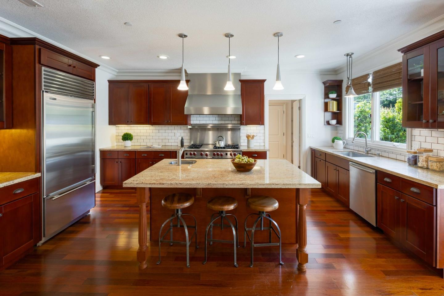 Detail Gallery Image 6 of 29 For 204 Walter Hays Dr, Palo Alto,  CA 94303 - 4 Beds | 3 Baths