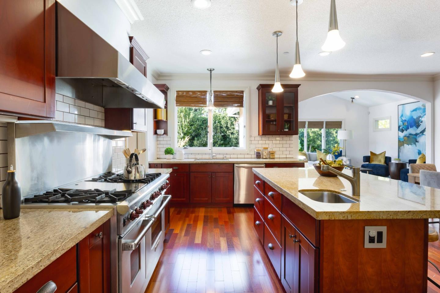 Detail Gallery Image 7 of 29 For 204 Walter Hays Dr, Palo Alto,  CA 94303 - 4 Beds | 3 Baths