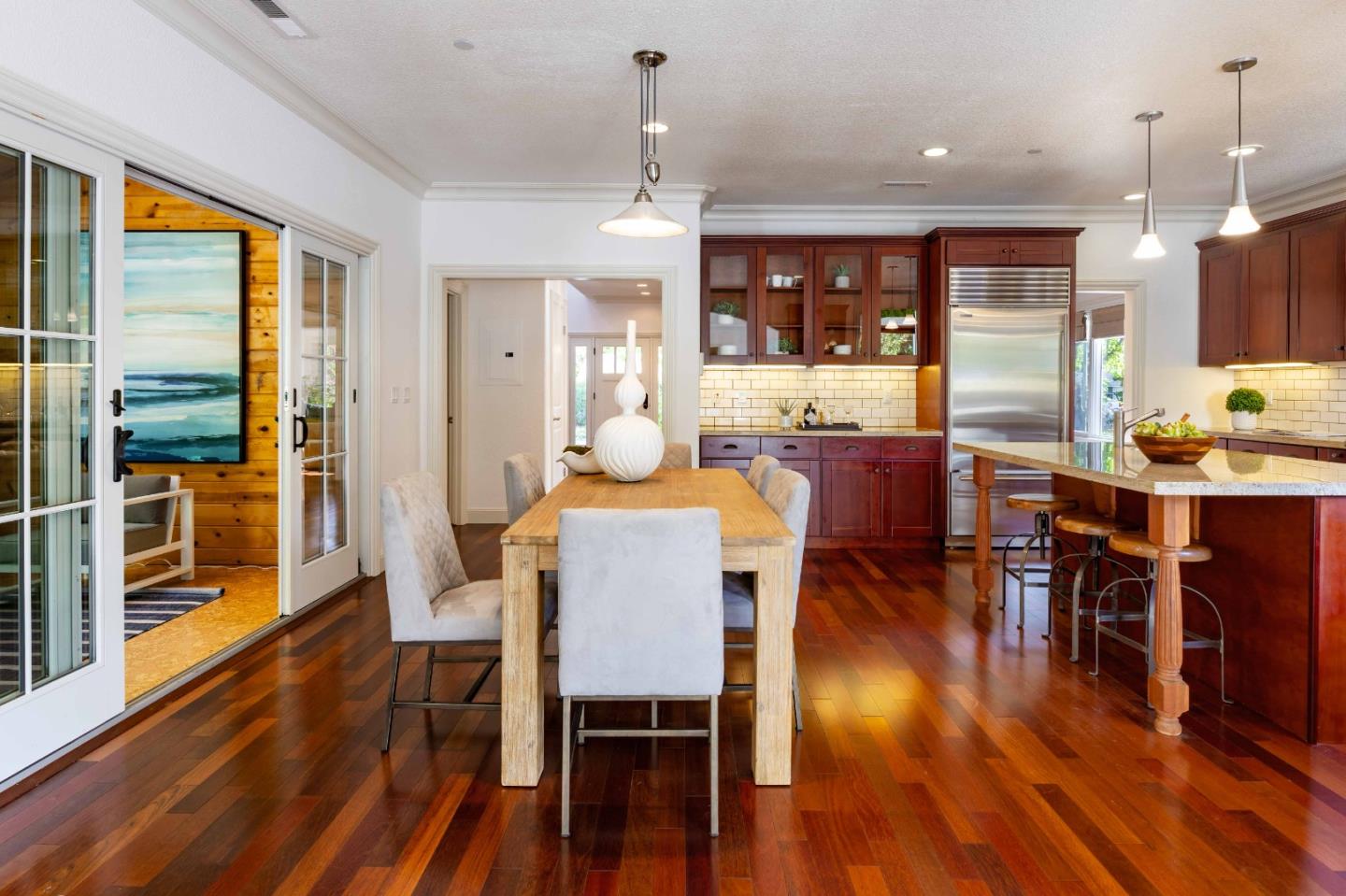 Detail Gallery Image 8 of 29 For 204 Walter Hays Dr, Palo Alto,  CA 94303 - 4 Beds | 3 Baths