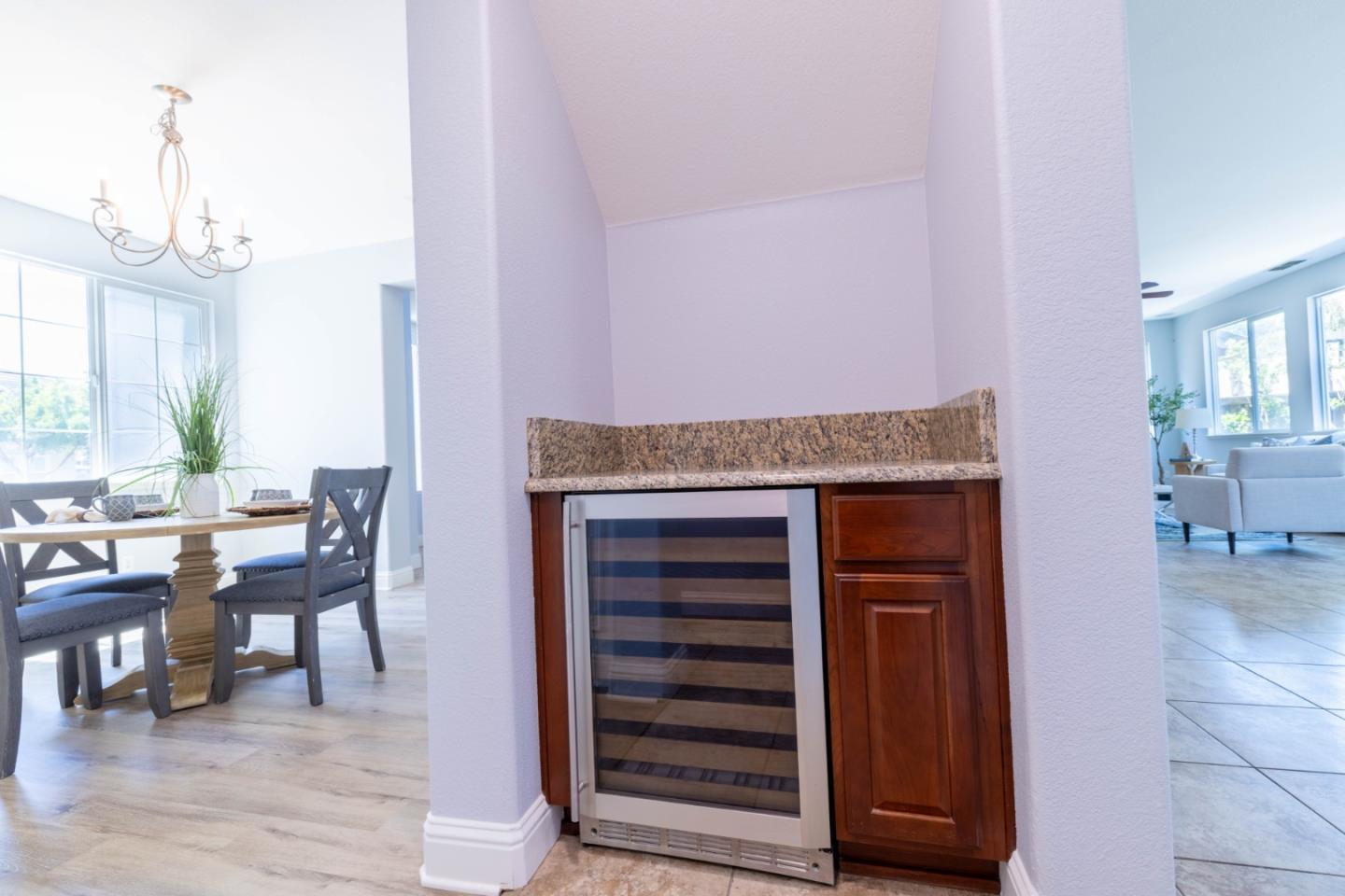 Detail Gallery Image 14 of 55 For 491 Danbury Pl, Lathrop,  CA 95330 - 5 Beds | 3 Baths
