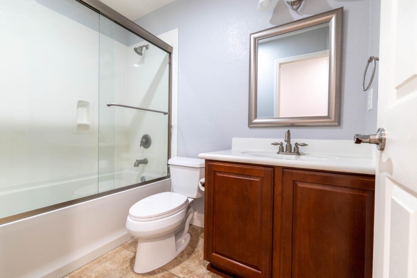 Detail Gallery Image 21 of 55 For 491 Danbury Pl, Lathrop,  CA 95330 - 5 Beds | 3 Baths