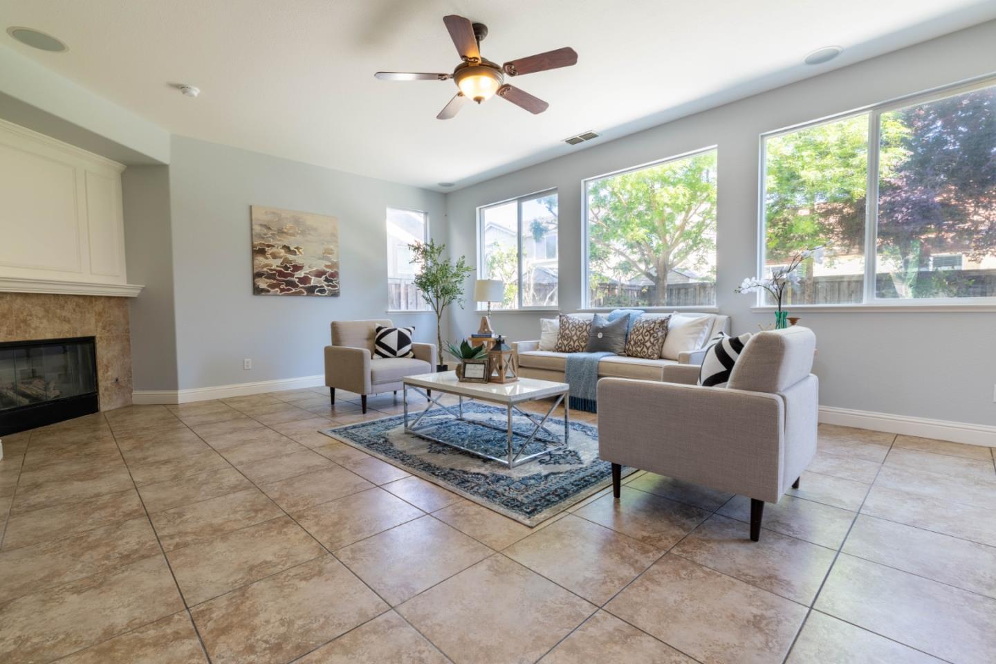 Detail Gallery Image 3 of 55 For 491 Danbury Pl, Lathrop,  CA 95330 - 5 Beds | 3 Baths