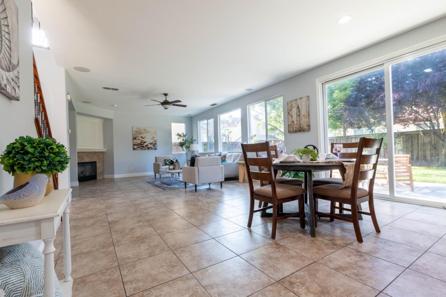 Detail Gallery Image 6 of 55 For 491 Danbury Pl, Lathrop,  CA 95330 - 5 Beds | 3 Baths