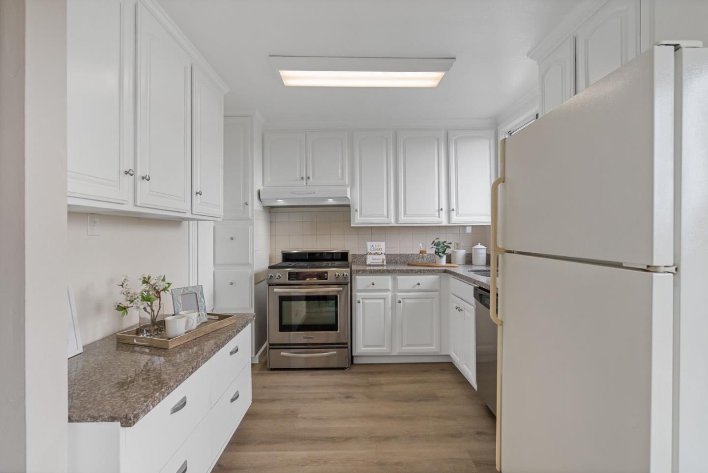 Detail Gallery Image 13 of 33 For 18 Garwood Dr, Daly City,  CA 94014 - 3 Beds | 1 Baths