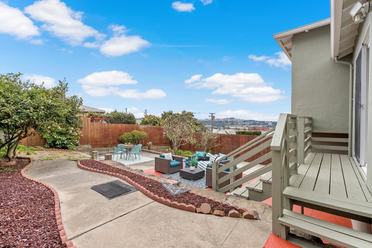 Detail Gallery Image 26 of 33 For 18 Garwood Dr, Daly City,  CA 94014 - 3 Beds | 1 Baths