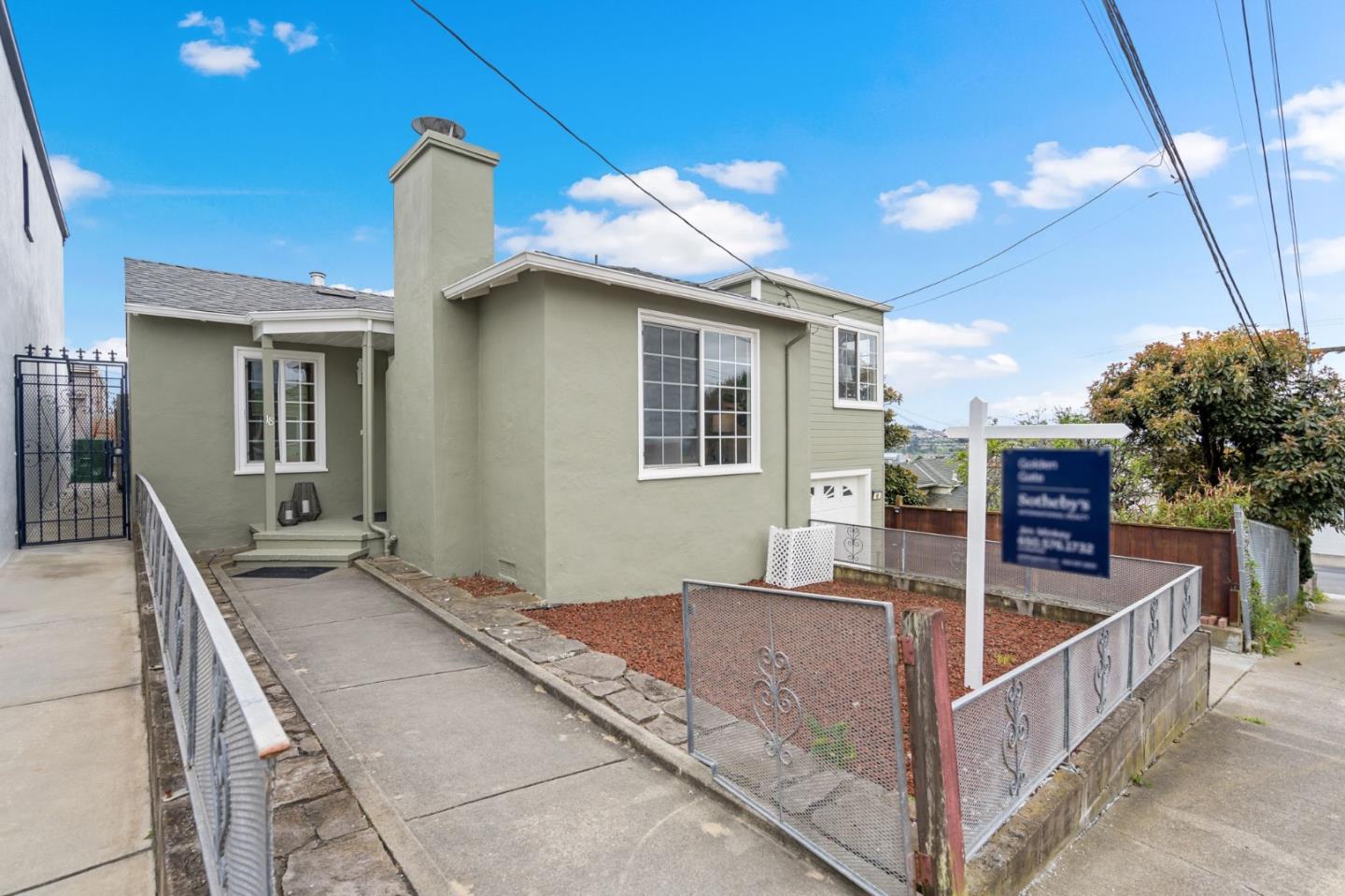 Detail Gallery Image 4 of 33 For 18 Garwood Dr, Daly City,  CA 94014 - 3 Beds | 1 Baths