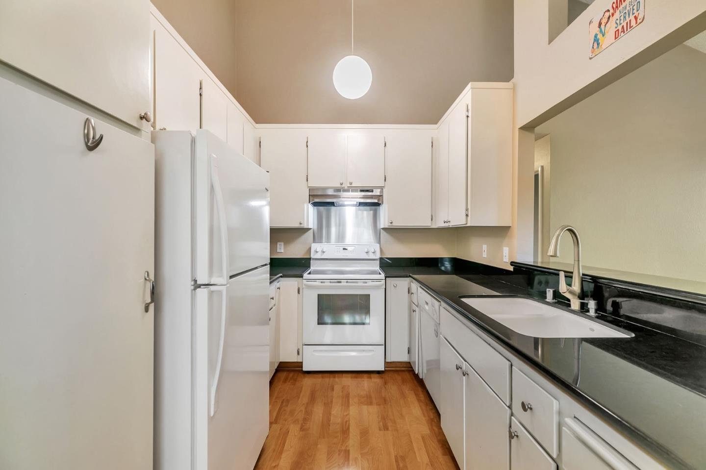 Detail Gallery Image 13 of 41 For 1440 Alma Loop, San Jose,  CA 95125 - 2 Beds | 2 Baths