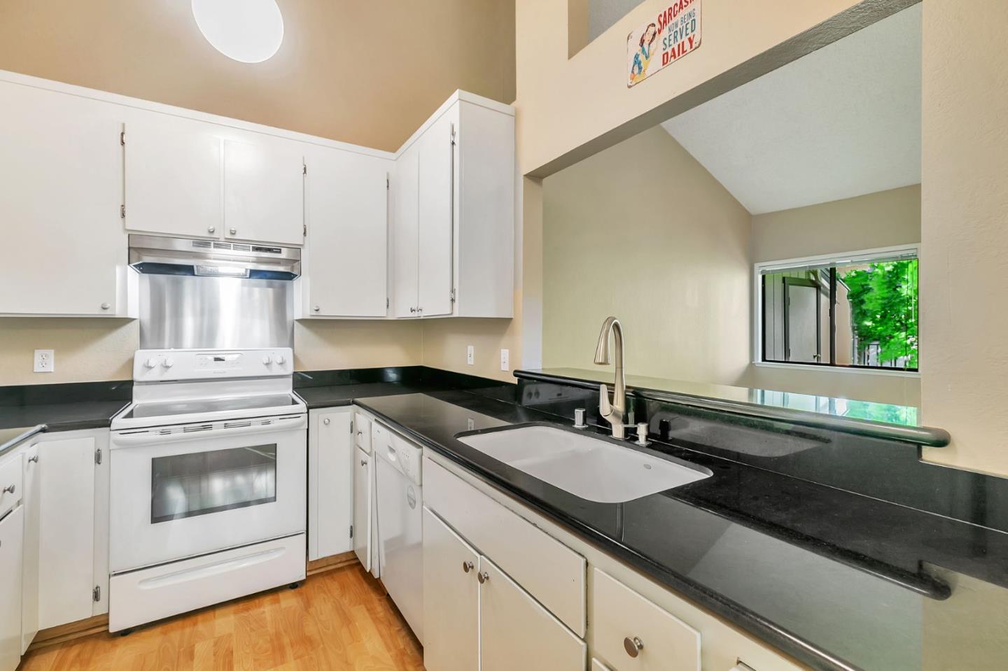 Detail Gallery Image 14 of 41 For 1440 Alma Loop, San Jose,  CA 95125 - 2 Beds | 2 Baths