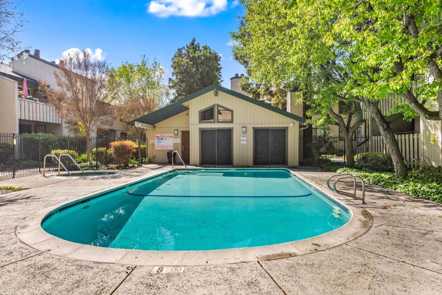 Detail Gallery Image 2 of 3 For 1440 Alma Loop, San Jose,  CA 95125 - 2 Beds | 2 Baths