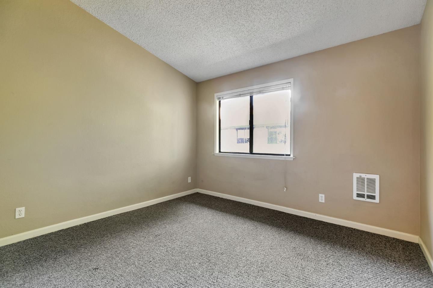 Detail Gallery Image 20 of 41 For 1440 Alma Loop, San Jose,  CA 95125 - 2 Beds | 2 Baths