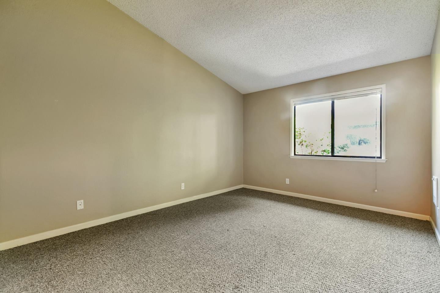 Detail Gallery Image 22 of 41 For 1440 Alma Loop, San Jose,  CA 95125 - 2 Beds | 2 Baths