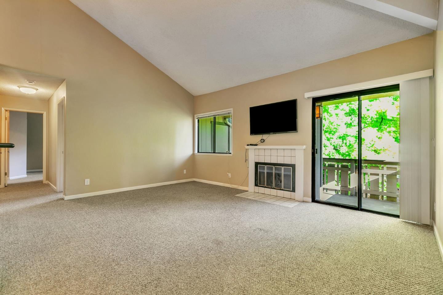 Detail Gallery Image 7 of 41 For 1440 Alma Loop, San Jose,  CA 95125 - 2 Beds | 2 Baths