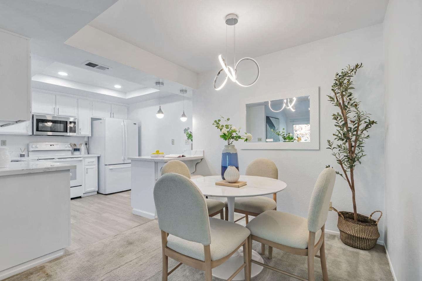 Detail Gallery Image 11 of 36 For 972 Summerplace Dr, San Jose,  CA 95122 - 2 Beds | 2 Baths