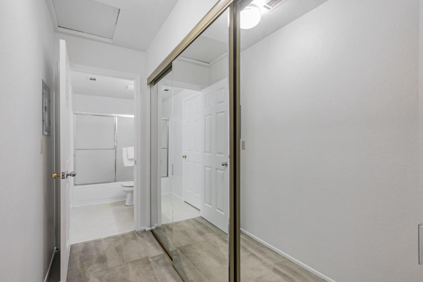 Detail Gallery Image 21 of 36 For 972 Summerplace Dr, San Jose,  CA 95122 - 2 Beds | 2 Baths