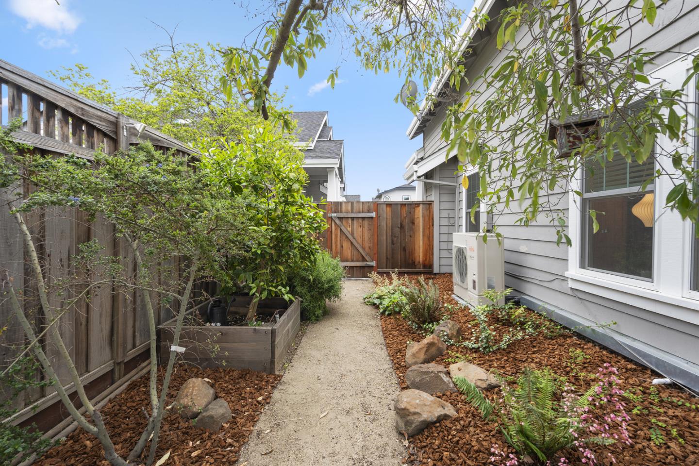 Detail Gallery Image 24 of 26 For 113 E Rincon Ave, Campbell,  CA 95008 - 3 Beds | 2/1 Baths