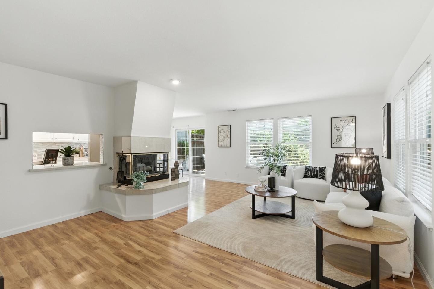 Detail Gallery Image 5 of 26 For 113 E Rincon Ave, Campbell,  CA 95008 - 3 Beds | 2/1 Baths