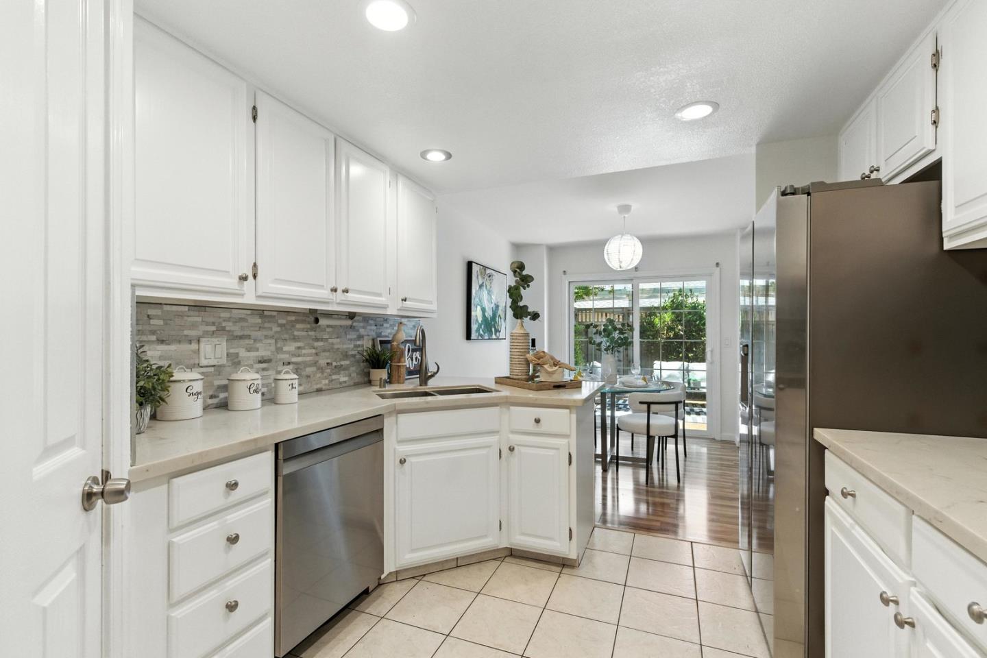 Detail Gallery Image 9 of 26 For 113 E Rincon Ave, Campbell,  CA 95008 - 3 Beds | 2/1 Baths