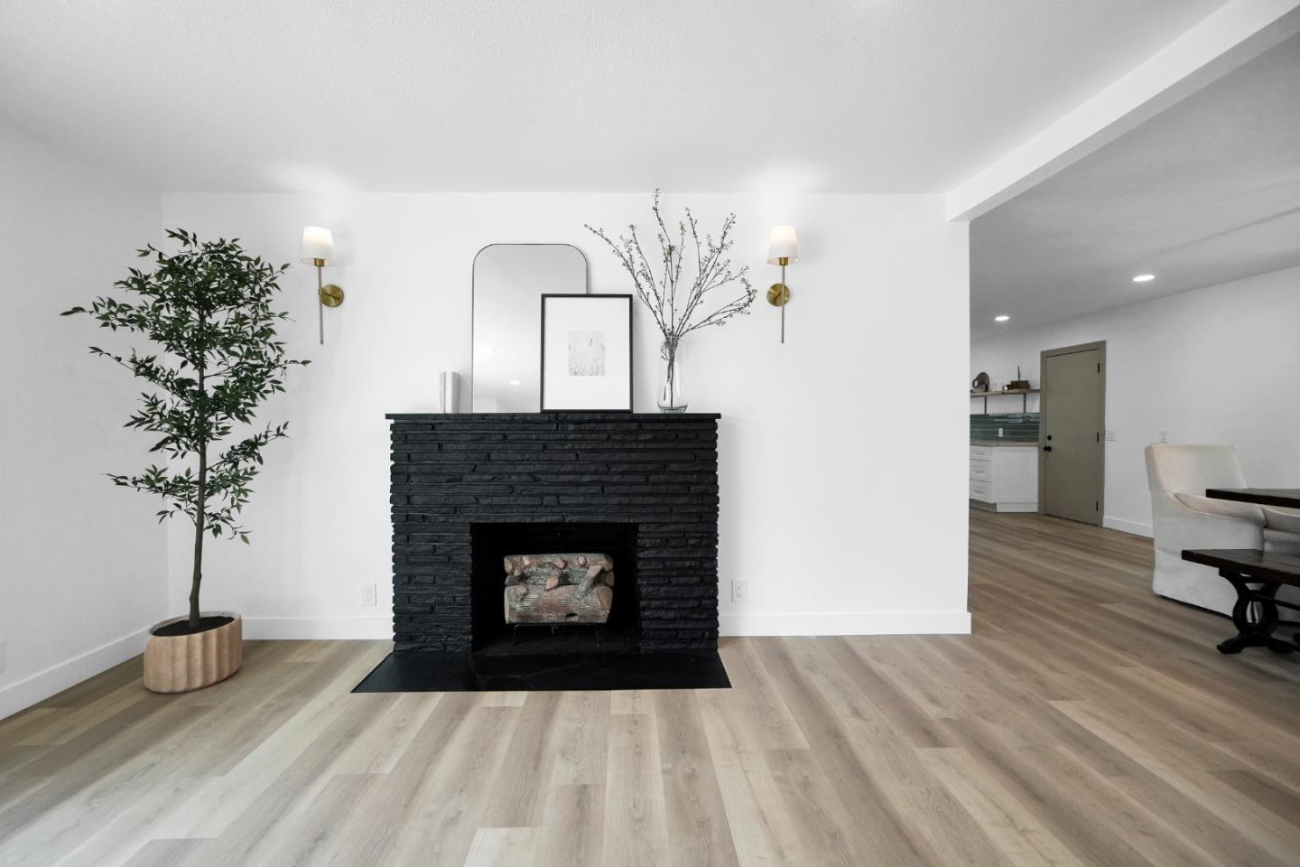 Detail Gallery Image 3 of 30 For 1000 Travis Blvd, Fairfield,  CA 94533 - 3 Beds | 2 Baths