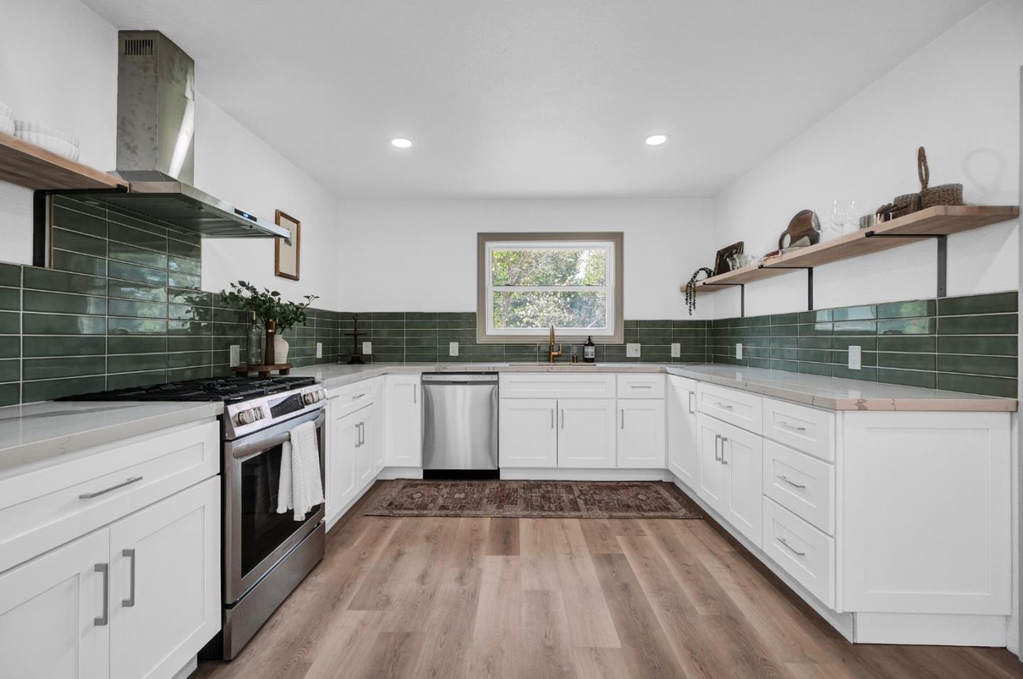 Detail Gallery Image 9 of 30 For 1000 Travis Blvd, Fairfield,  CA 94533 - 3 Beds | 2 Baths