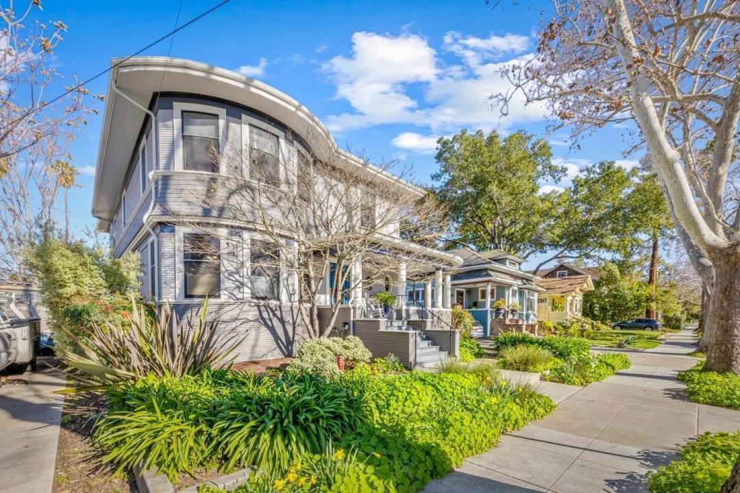 Detail Gallery Image 2 of 55 For 48 S 14th St, San Jose,  CA 95112 - 4 Beds | 3 Baths