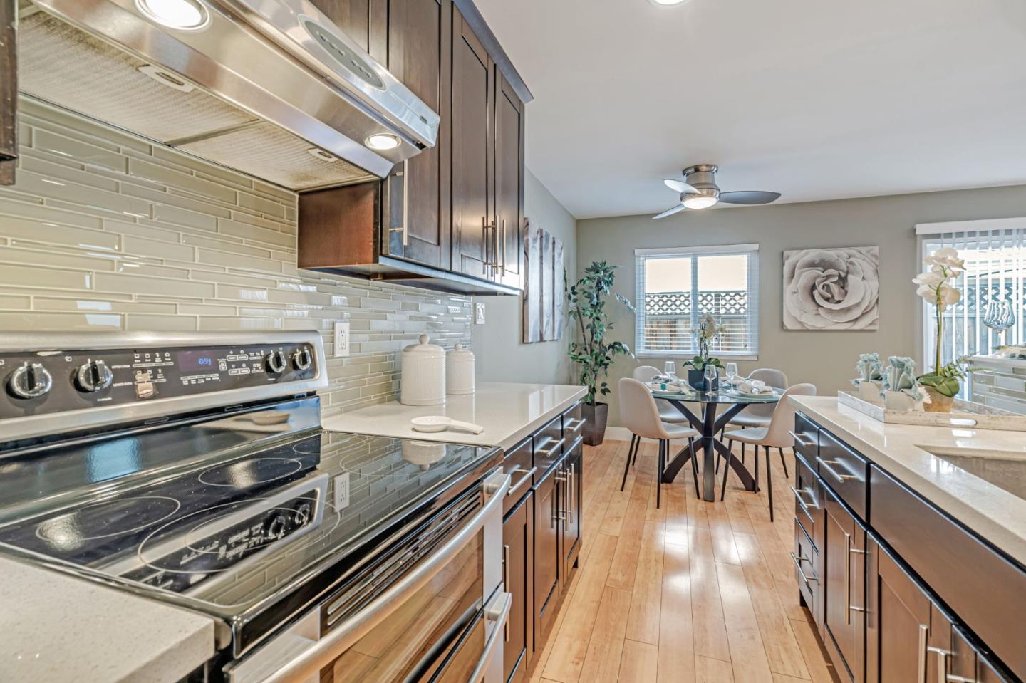 Detail Gallery Image 11 of 31 For 1368 Branham Ln #2,  San Jose,  CA 95118 - 2 Beds | 1 Baths