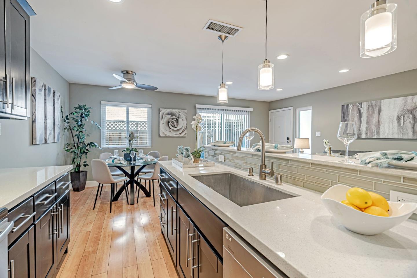 Detail Gallery Image 12 of 31 For 1368 Branham Ln #2,  San Jose,  CA 95118 - 2 Beds | 1 Baths