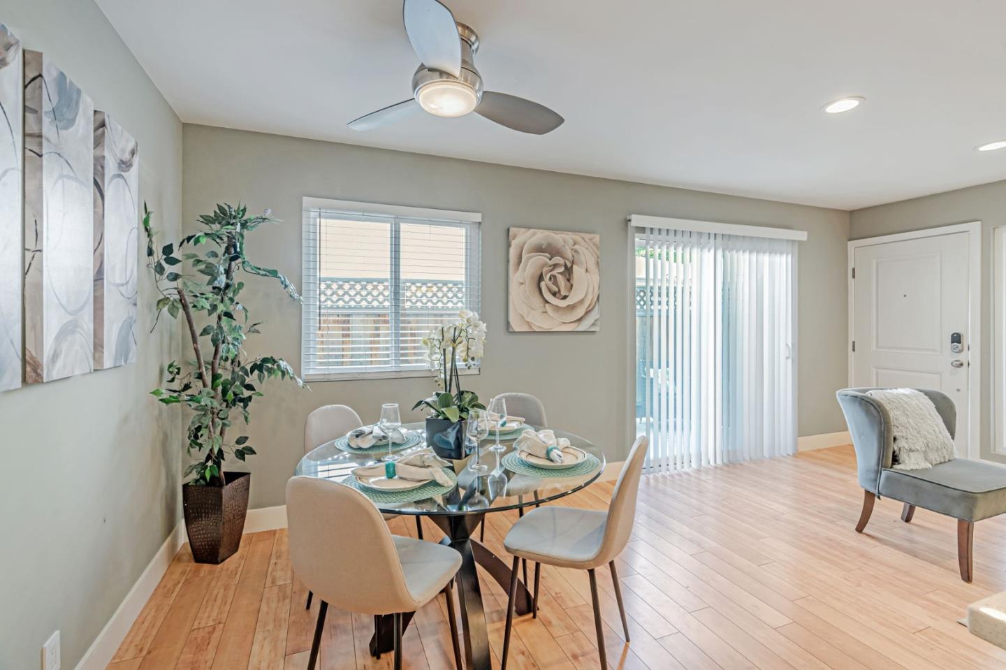 Detail Gallery Image 13 of 31 For 1368 Branham Ln #2,  San Jose,  CA 95118 - 2 Beds | 1 Baths