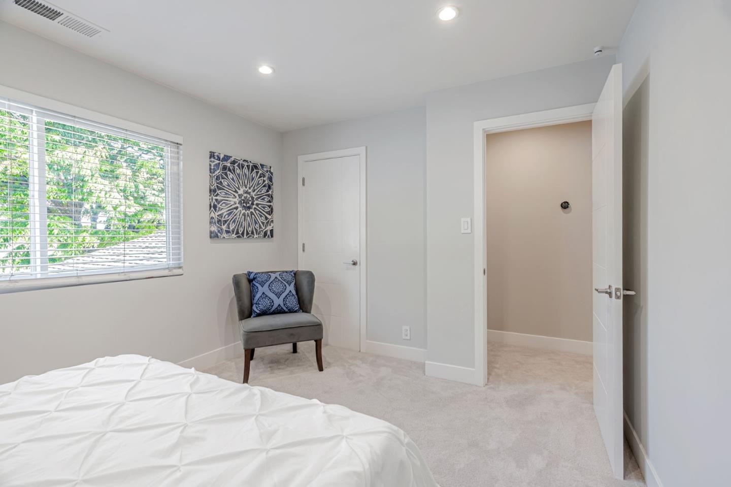 Detail Gallery Image 16 of 31 For 1368 Branham Ln #2,  San Jose,  CA 95118 - 2 Beds | 1 Baths